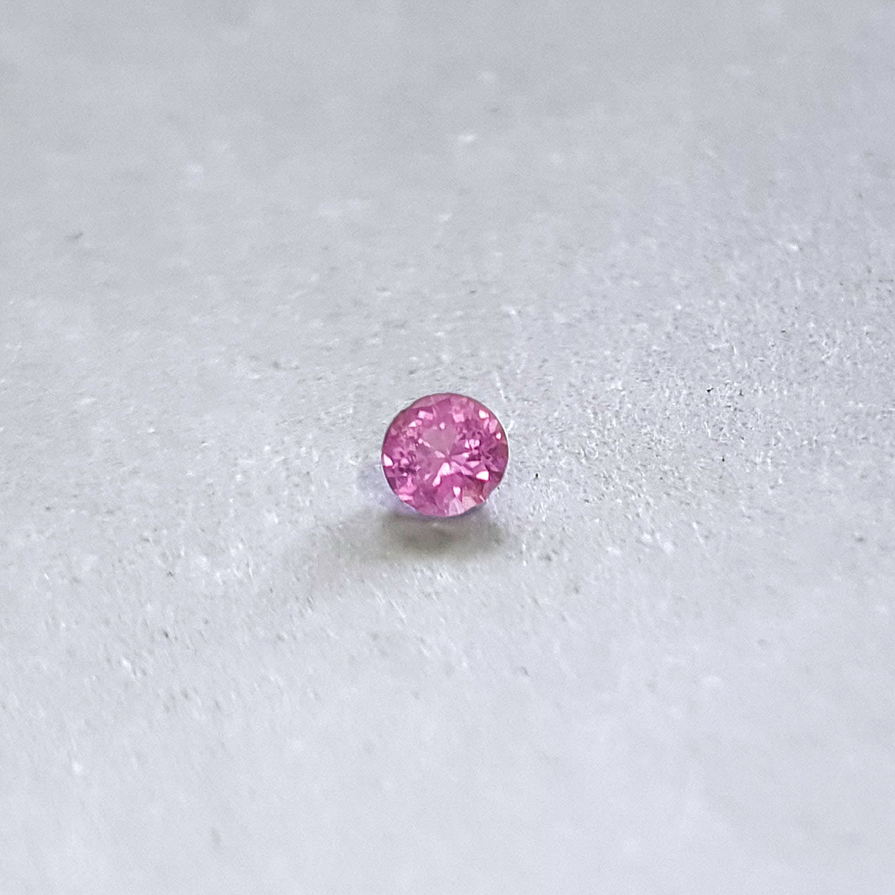 TOO MANY CATS WITH SAPPHIRES ETERNITY BAND RING - 9CT YELLOW/WHITE/ROSE GOLD